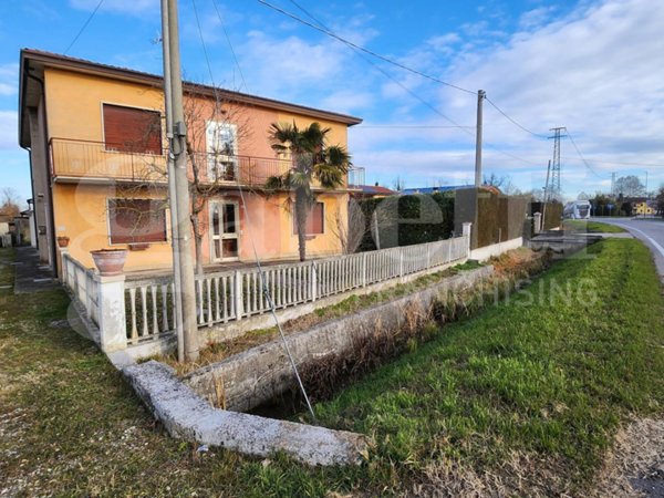 appartamento in vendita a Due Carrare