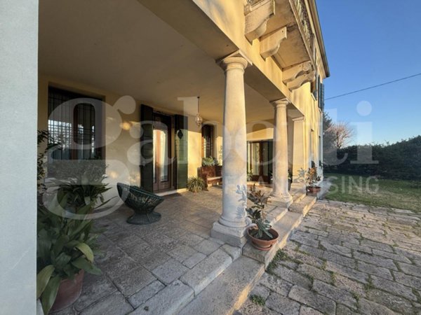 casa indipendente in vendita a Due Carrare