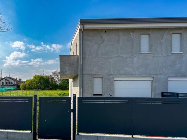 casa indipendente in vendita a Due Carrare in zona Terradura