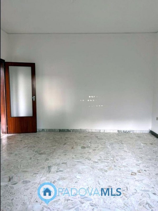 casa indipendente in vendita a Due Carrare in zona Carrara San Giorgio