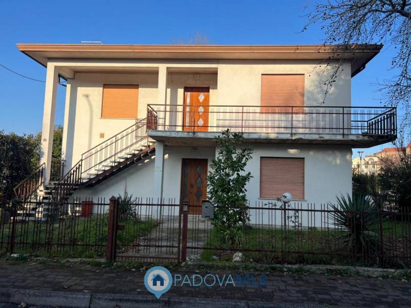 casa indipendente in vendita a Due Carrare