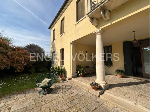 casa indipendente in vendita a Due Carrare
