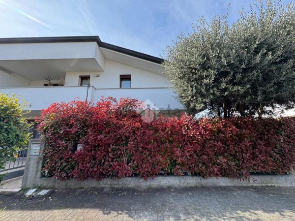 casa semindipendente in vendita a Due Carrare