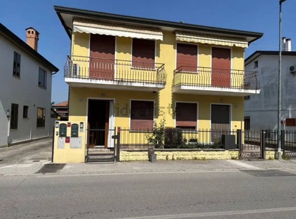 casa indipendente in vendita a Due Carrare
