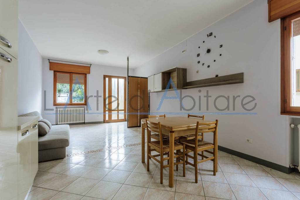 appartamento in vendita a Due Carrare in zona Chiodare