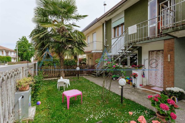 casa indipendente in vendita a Due Carrare