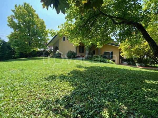 casa indipendente in vendita a Due Carrare in zona Terradura