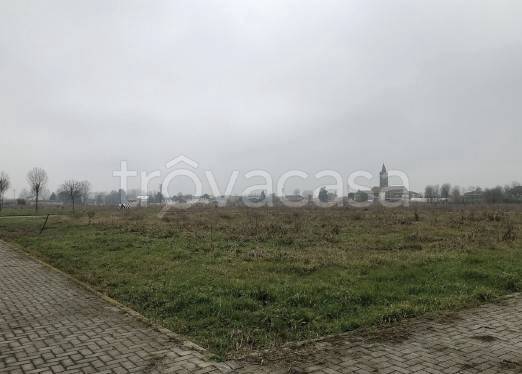 terreno edificabile in vendita a Due Carrare
