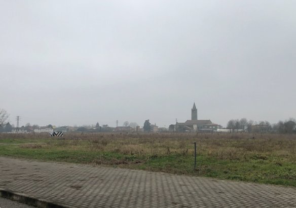 terreno edificabile in vendita a Due Carrare