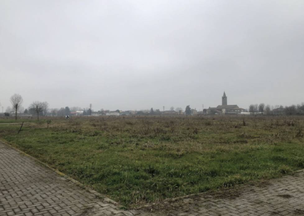 terreno edificabile in vendita a Due Carrare