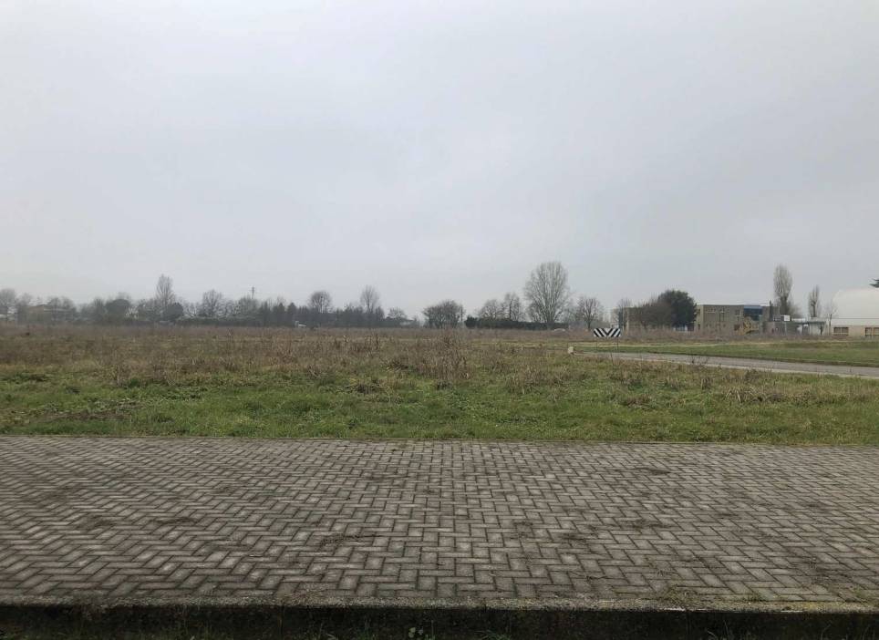 terreno edificabile in vendita a Due Carrare