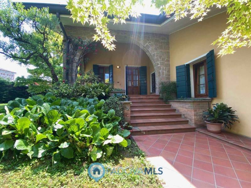 casa indipendente in vendita a Due Carrare