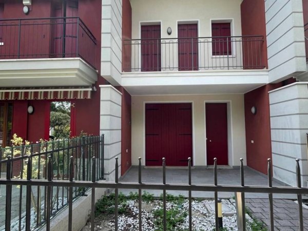 casa indipendente in vendita a Due Carrare