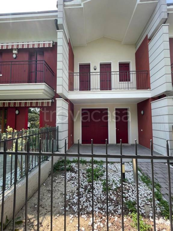 casa indipendente in vendita a Due Carrare