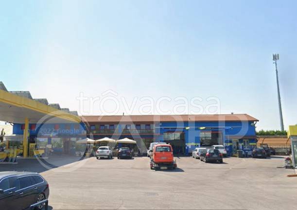 negozio in vendita a Due Carrare in zona Cornegliana
