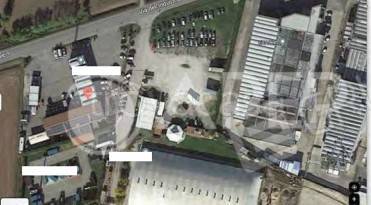 locale commerciale in vendita a Due Carrare