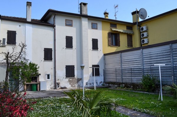 casa indipendente in vendita a Due Carrare