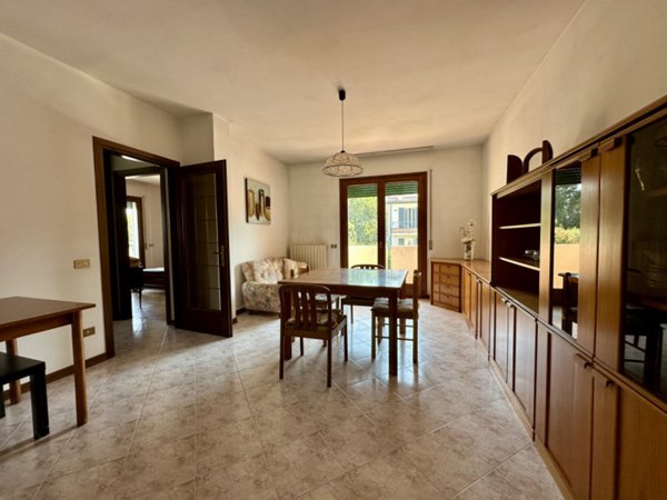 appartamento in vendita a Due Carrare in zona Palazzina