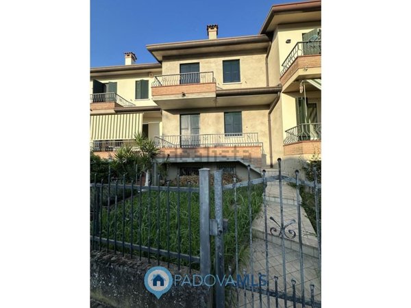 casa indipendente in vendita a Due Carrare