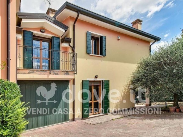 casa indipendente in vendita a Due Carrare