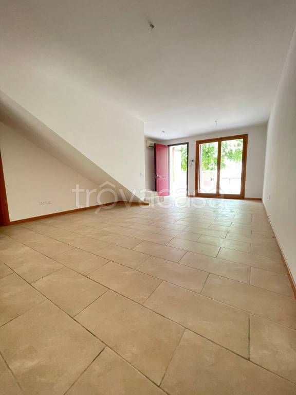 casa indipendente in vendita a Due Carrare in zona Cornegliana