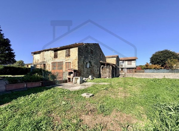 casa indipendente in vendita a Due Carrare in zona Carrara Santo Stefano
