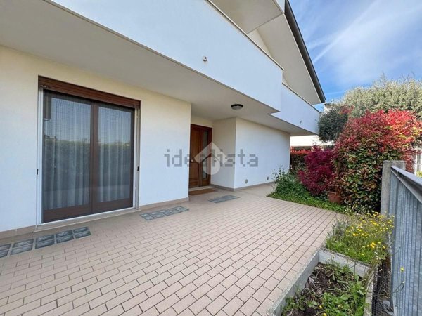 casa indipendente in vendita a Due Carrare