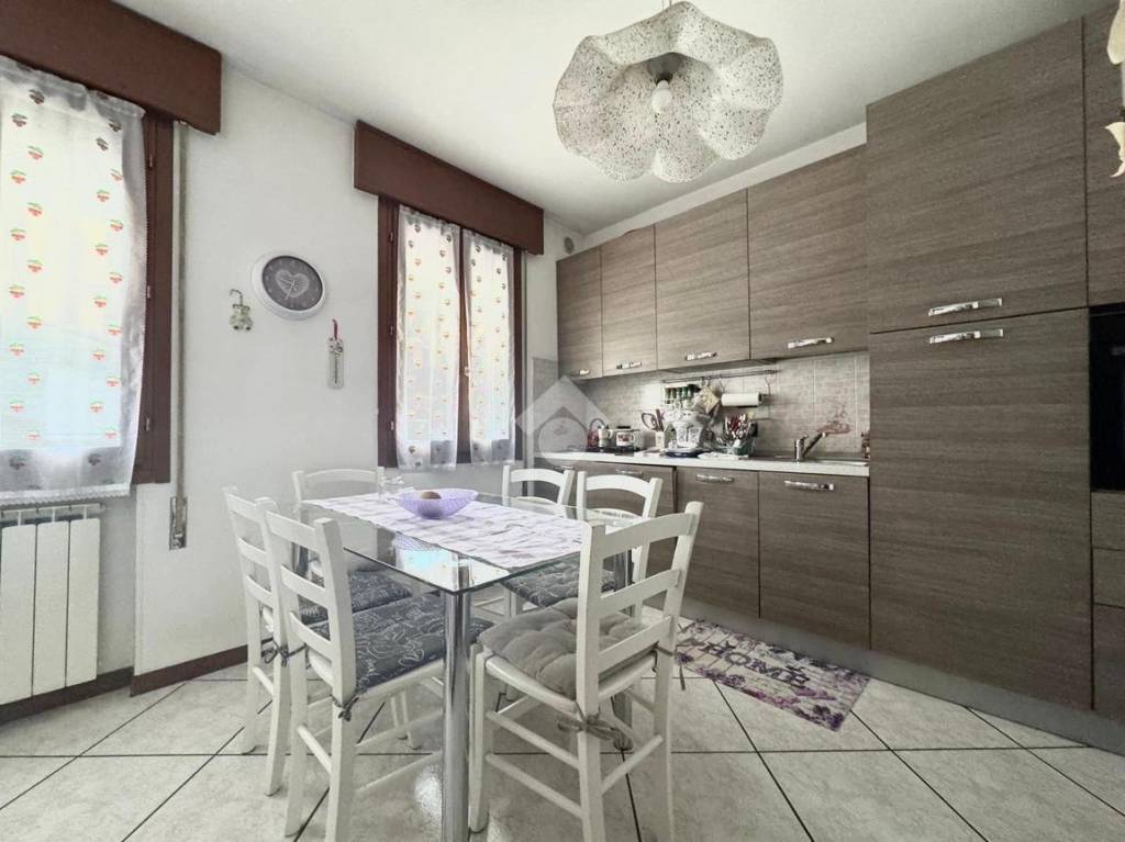 appartamento in vendita a Due Carrare in zona Pontemanco