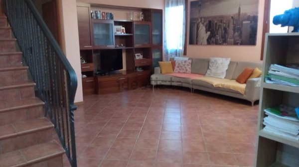 casa indipendente in vendita a Due Carrare