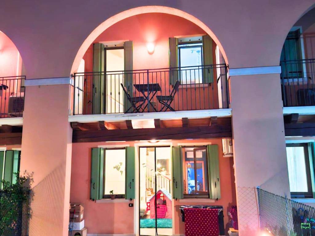 casa indipendente in vendita a Due Carrare