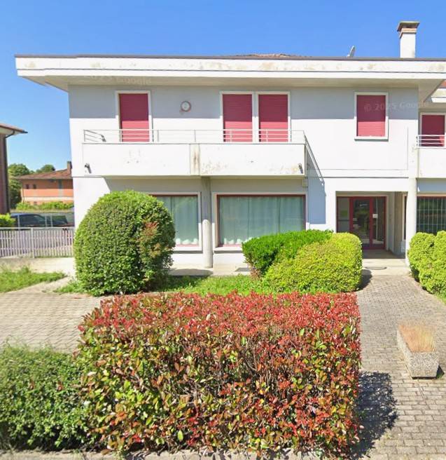 negozio in vendita a Due Carrare