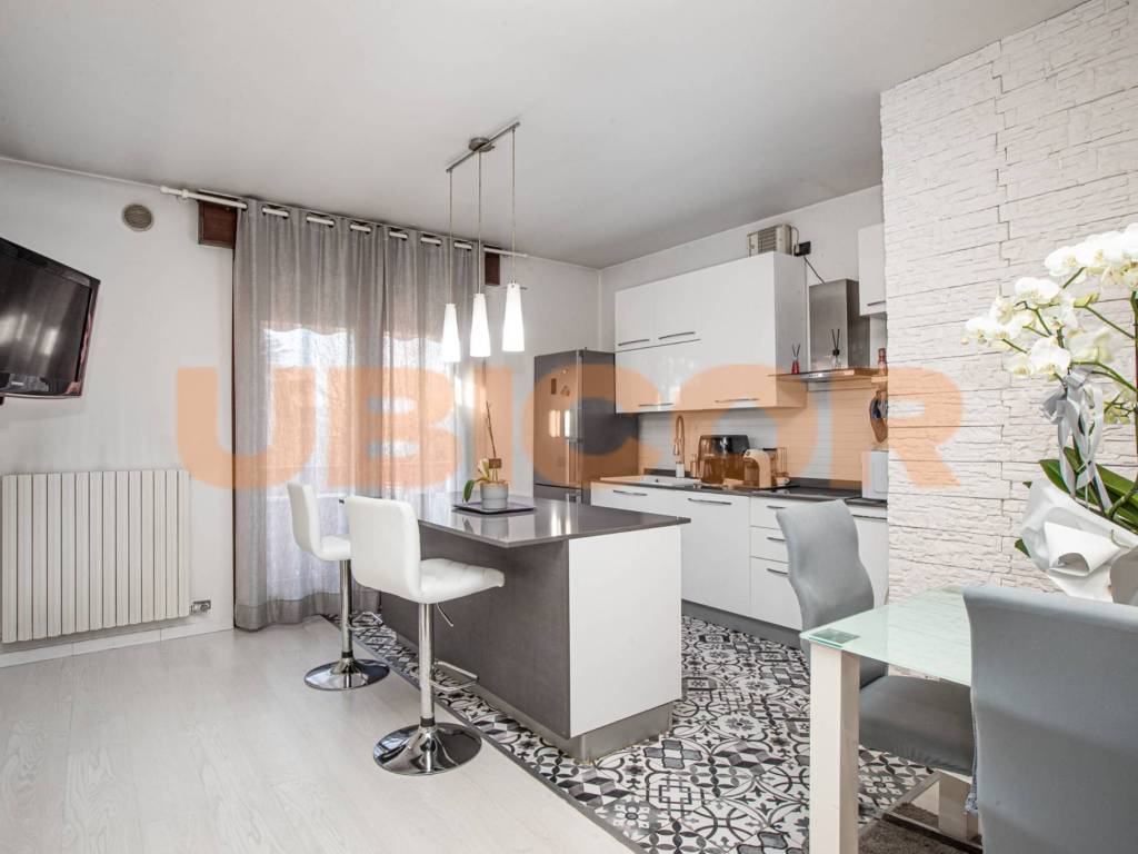 appartamento in vendita a Due Carrare in zona Terradura