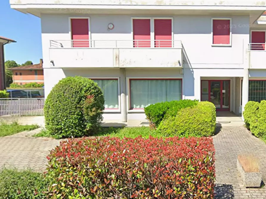 negozio in vendita a Due Carrare