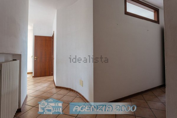 appartamento in vendita a Due Carrare in zona Palazzina