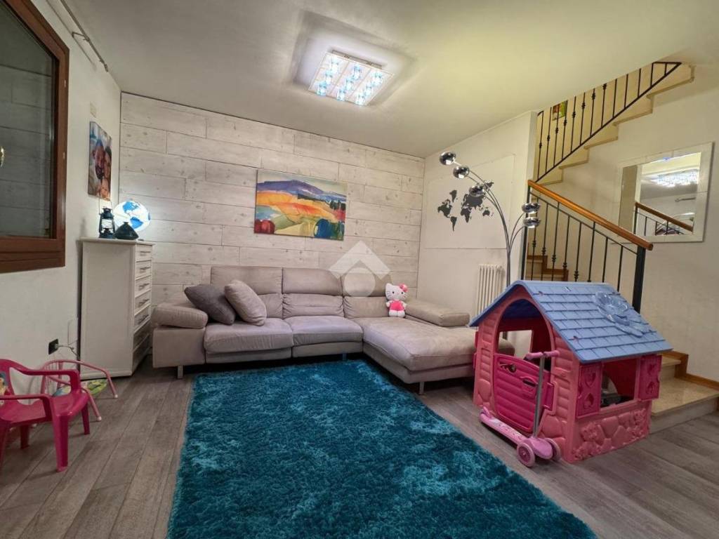 casa indipendente in vendita a Due Carrare