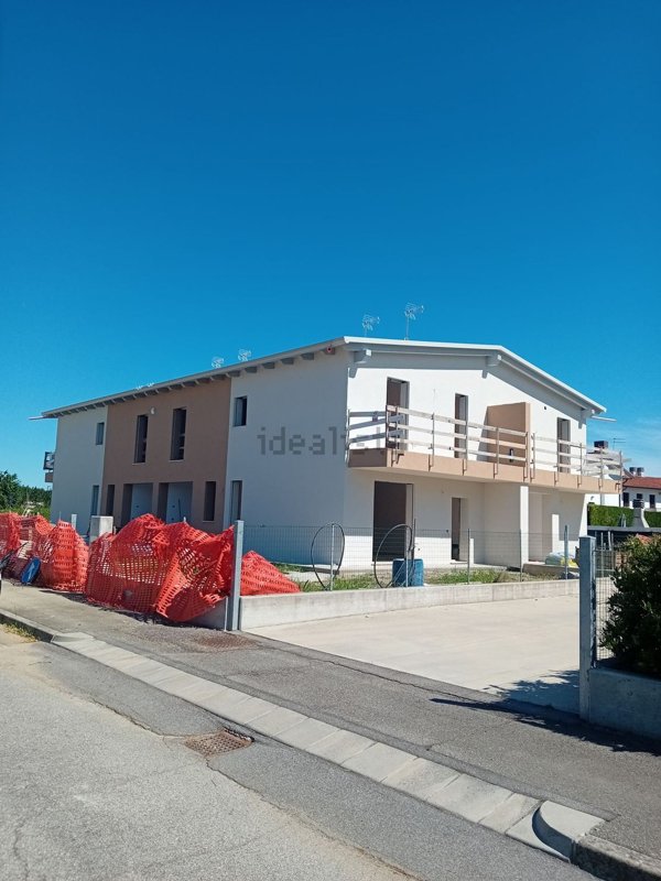 casa indipendente in vendita a Due Carrare