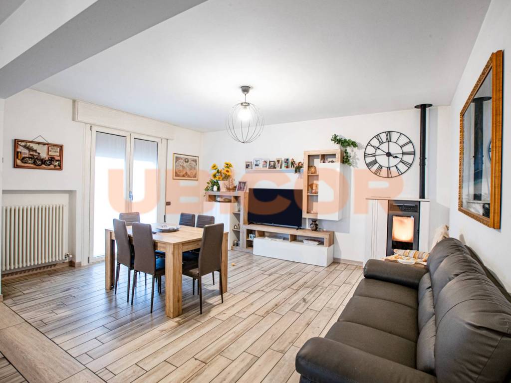 casa indipendente in vendita a Due Carrare