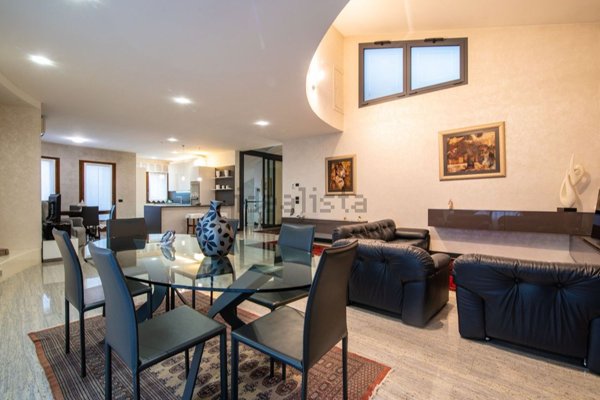 casa indipendente in vendita a Due Carrare in zona Terradura