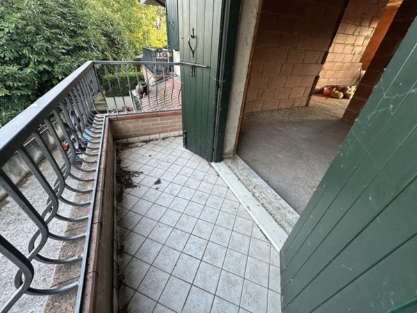 casa semindipendente in vendita a Due Carrare in zona Carrara Santo Stefano