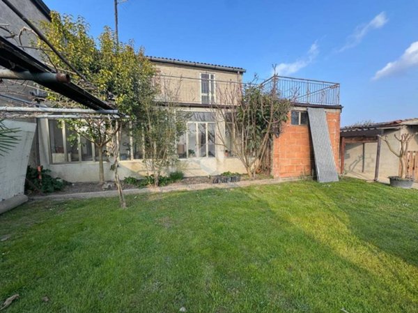 casa indipendente in vendita a Due Carrare in zona Gorghizzolo