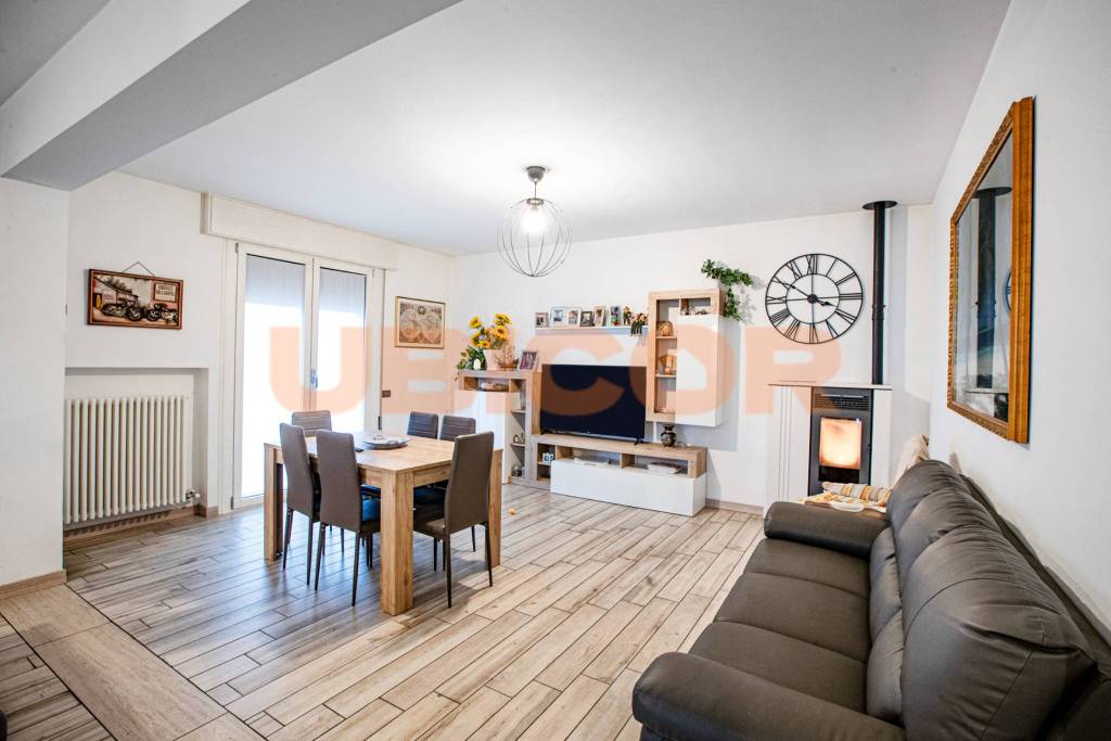 casa indipendente in vendita a Due Carrare