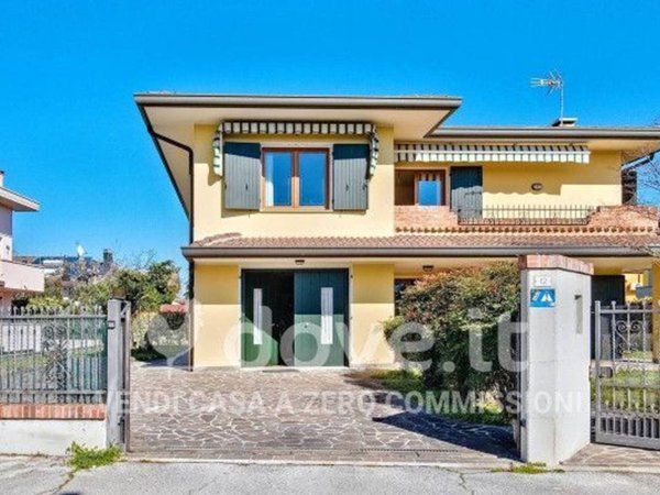 casa indipendente in vendita a Due Carrare in zona Carrara San Giorgio