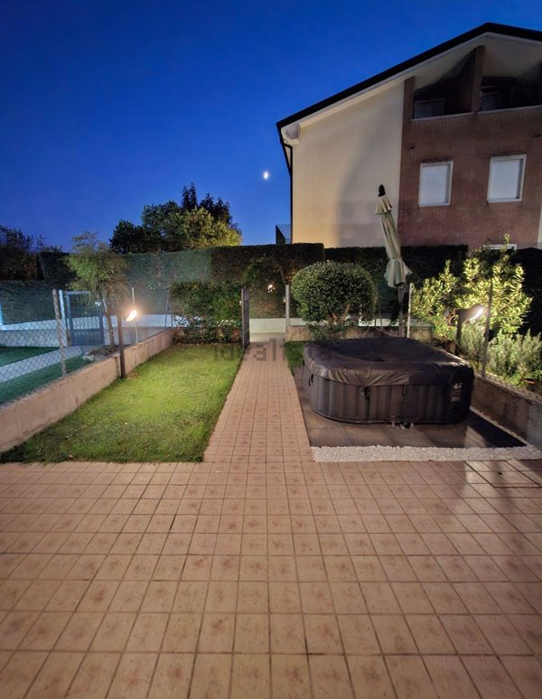 casa indipendente in vendita a Due Carrare