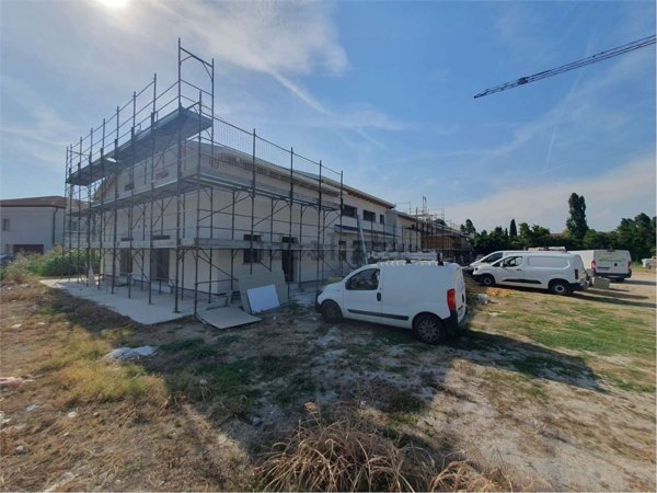 casa indipendente in vendita a Due Carrare in zona Carrara San Giorgio