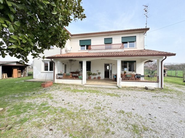 casa indipendente in vendita a Due Carrare