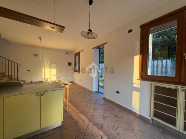 casa indipendente in vendita a Due Carrare