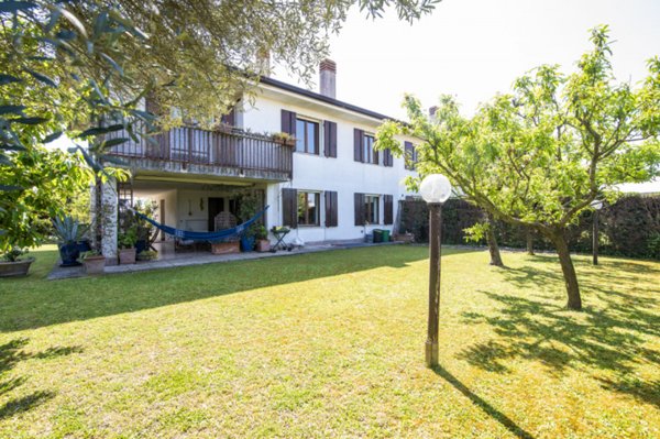 casa indipendente in vendita a Due Carrare in zona Terradura