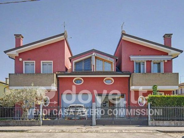casa indipendente in vendita a Due Carrare