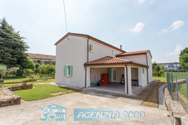 casa indipendente in vendita a Due Carrare in zona Terradura