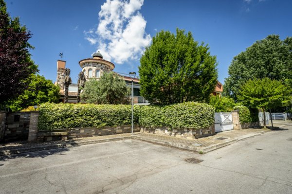 casa indipendente in vendita a Due Carrare in zona Carrara Santo Stefano